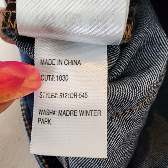 Articles Of Society Women's Raw Hem Denim Shorts Size 28. - Picture 8 of 9